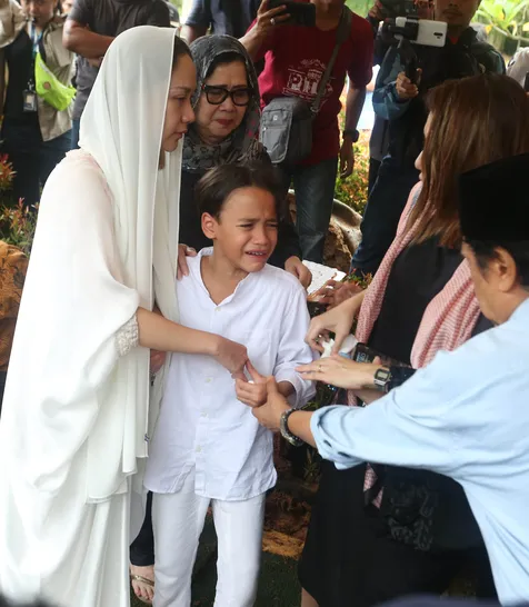 Gambar Noah Putra Bcl Untuk Ashraf Sinclair Di Momen Hari Ayah Netizen Sebut Itu Firasat Anak Kapanlagi Com Gambar Noah Putra Bcl Untuk Ashraf Sinclair Di Momen Hari Ayah Netizen Sebut Itu Firasat Anak Kapanlagi Com