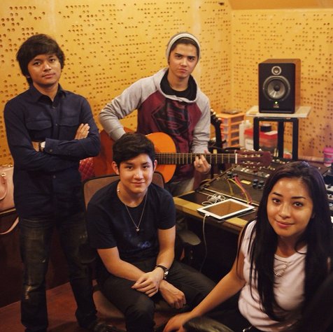 Band, atau grup vokal? / © Instagram