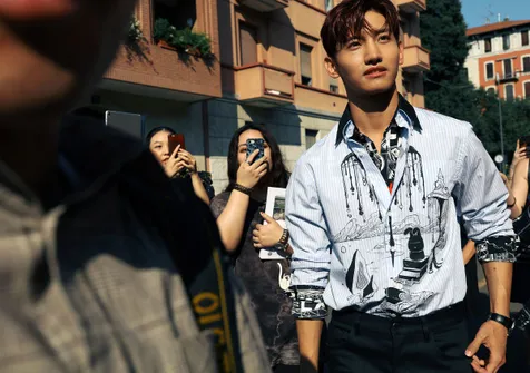 Ibu-Ibu Berebut Foto Dengan Changmin
