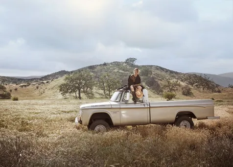 Chrissy dandan cantik ala cowboy girl © Marie Claire