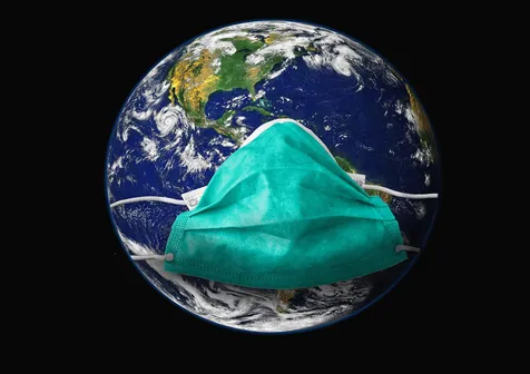 Menggunakan Masker