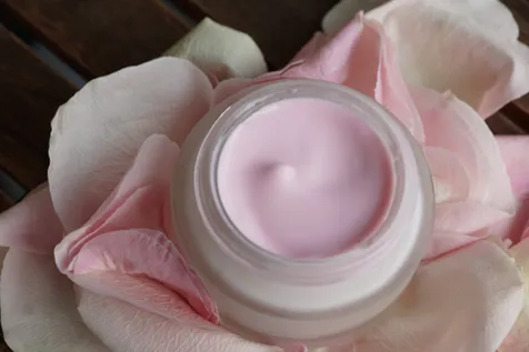 UV Sun Cream Atau Night Cream