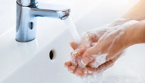 Cuci Tangan Pakai Sabun Lebih Dulu