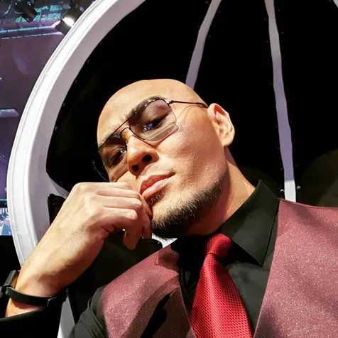 Alasan Deddy Corbuzier Pakai Kacamata Hitam