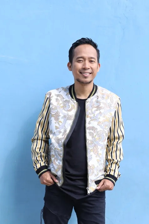 Denny Sering Temani Anaknya Bermain