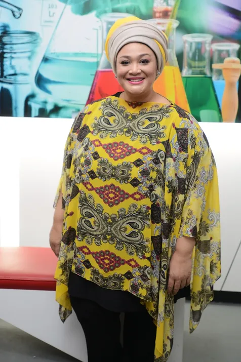 Dewi Hughes Kembali Subur