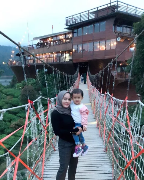Sangat Keibuan