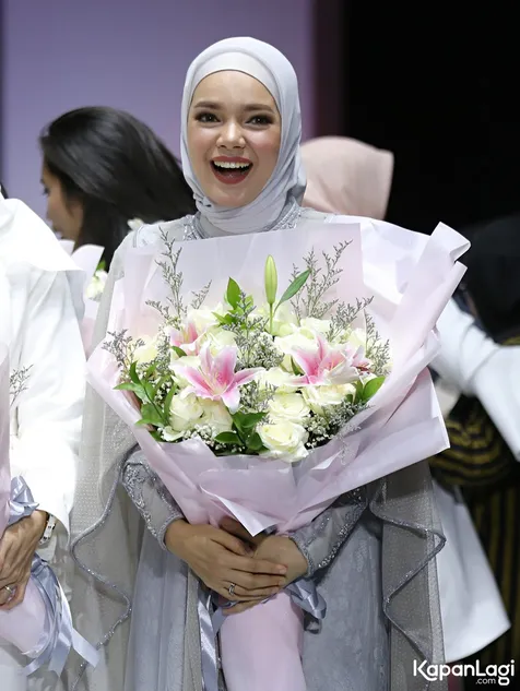 Bantuan Dewi Sandra