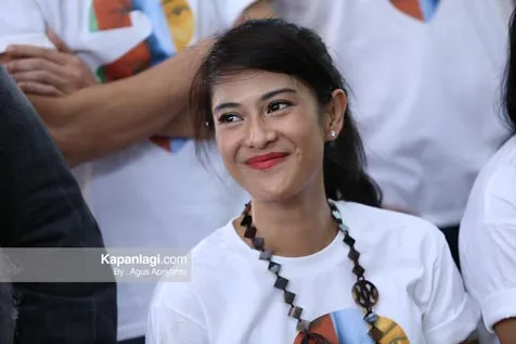 Senyuman Manis Dian Sastro