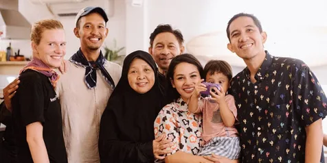 Disambut Andien dan Keluarga