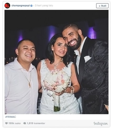 Drake tak melewatkan waktu untuk berfoto bersama kedua mempelai © champagnepapi/instagram