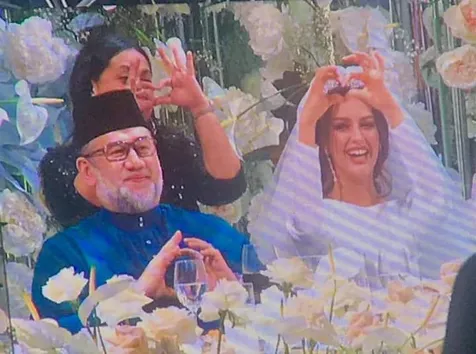 Foto Pernikahan di Media Sosial