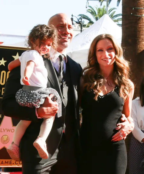 Hidup Bersama Dwayne Johnson Selama 12 Tahun