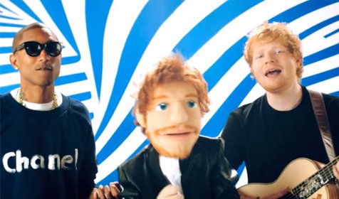 Ed Sheeran dan Pharrell dalam klip Sing