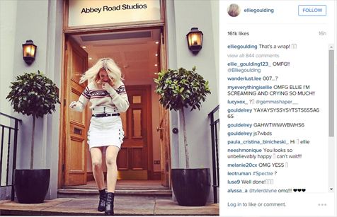 Ellie Goulding keluar dari Abbey Road Studio ©instagram.com/elliegoulding