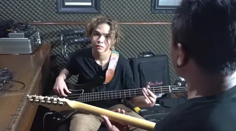Dul Jaelani Jadi Bassist