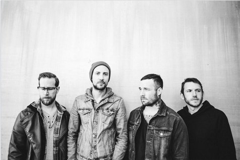 Emarosa resmi merilis music video terbarunya yang berjudul Helpless © Hopeless Records