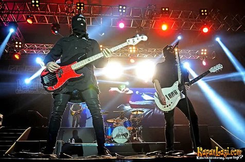 Kerennya Fall Out Boy kala tampil di Jakarta