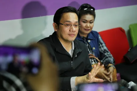 Farhat Abbas dan Regina Adriane