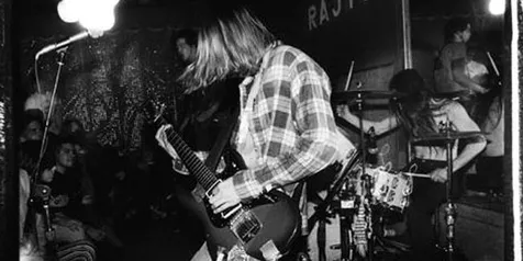Kurt Cobain  Musisi Yang Menciptakan Trend Fashion - Kurt 