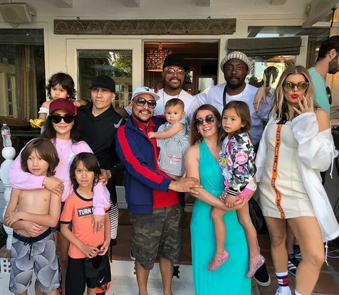 Gambar dari Fergie Kembali Bergabung Dengan Teman-Temannya Di Black Eyed Peas » fergie black eyed peas instagram com apldeap fergie black eyed peas instagram com apldeap » Fergie Kembali Bergabung Dengan Teman-Temannya Di Black Eyed Peas