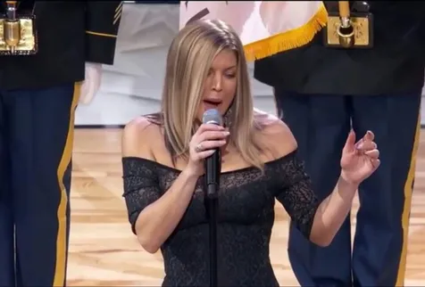 Dinilai terlalu seksi ketika bawakan lagu kebangsaan, penampilan Fergie di NBA (18/2) tuai kritik besar © instagram.com/vinzbrown10