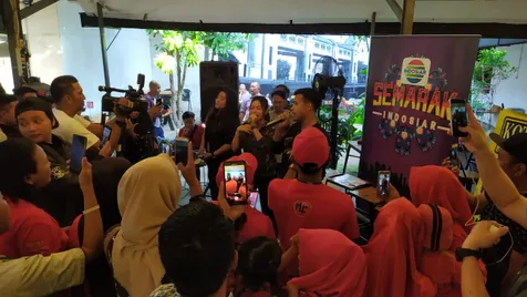 Rara dan Fildan Sapa Masyarakat Surabaya