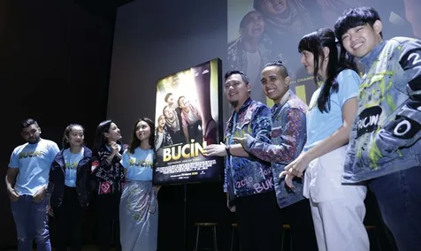 Para Pemain Kenakan Denim