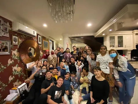 Memberi Kejutan