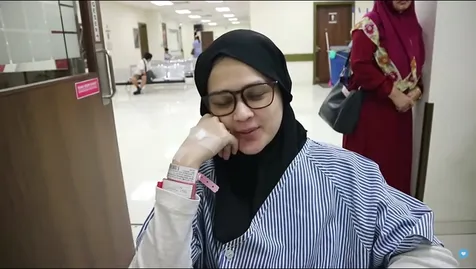 Cut Meyriska Parno Abis