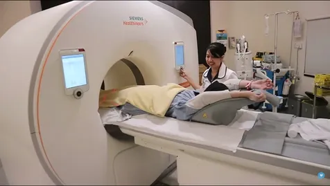 Cut Meyriska Jalani Pemeriksaan CT Scan