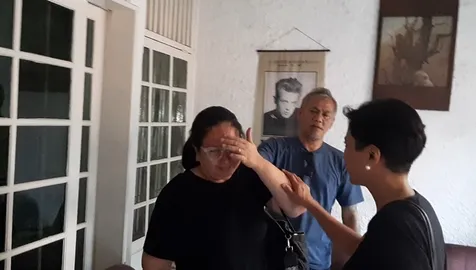 Menangis di Pundak Tio Pakusadewo