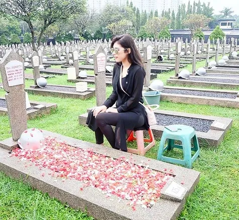 Nikahi Cucu Mantan Kapolri