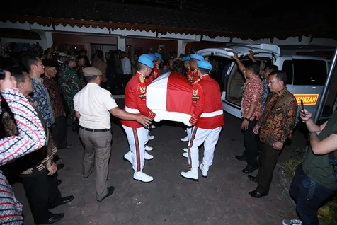 Jenazah BJ Habibie Dikawal