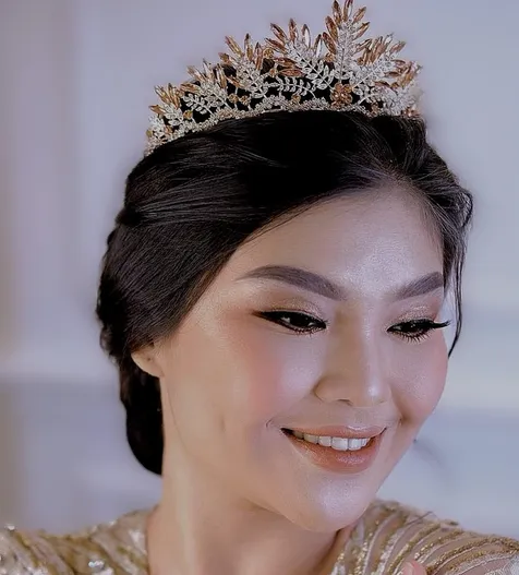 Meldi Cari Perhatian