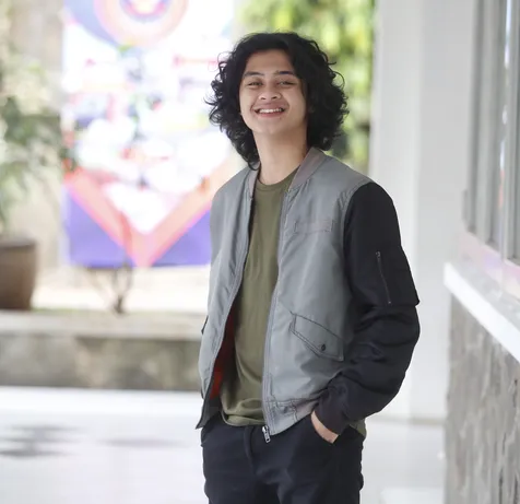 Bastian Steel