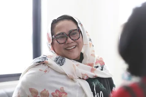 Nunung Liburan ke Bali