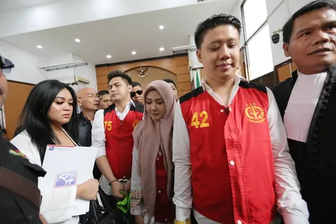 Menerima Keputusan Hakim