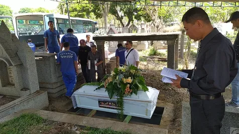 Rio Febrian Memintakan Maaf