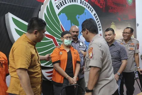 Kekasih Rifat Positif Ganja