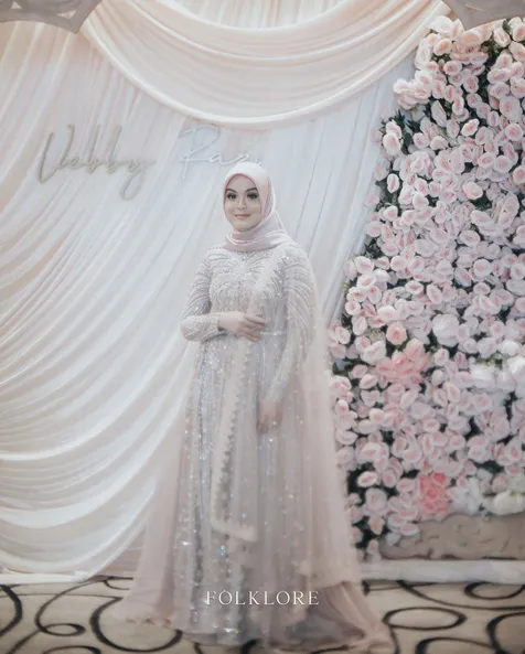 Hanya Gelar Akad, Tunda Resepsi
