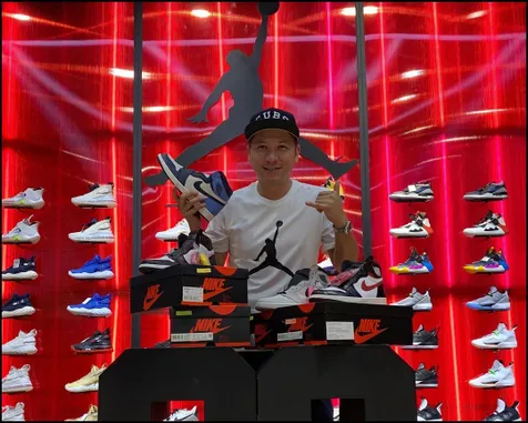 Tak Pernah Jual Sepatu yang Sudah Rusak