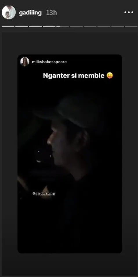 Berduaan di Mobil