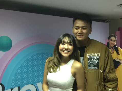 Perkenalkan Pasangan Masing-masing?