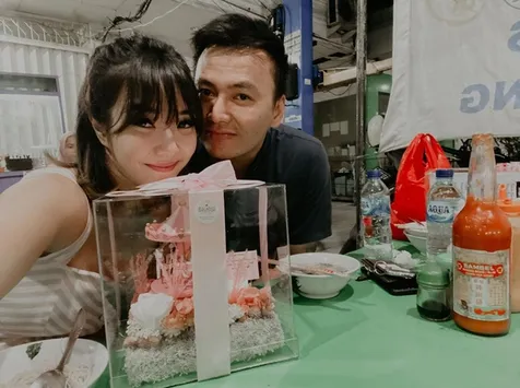 Makan di Pinggir Jalan