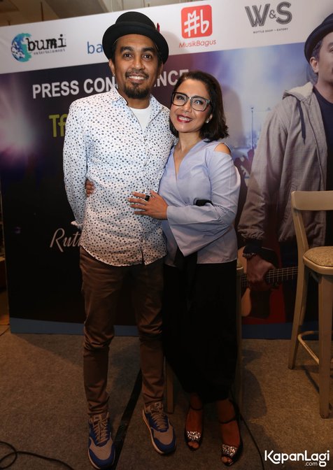 Glenn mengaku sudah jatuh cinta dengan suara Ruth Sahanaya sejak album pertama. ©KapanLagi.com/Budy Santoso