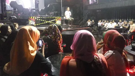Pandangan Yang Berbeda