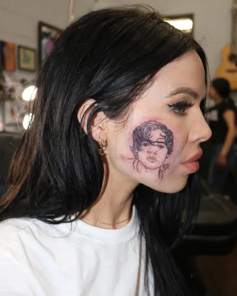Tato Harry di Wajahnya