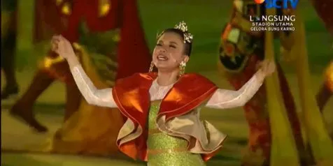 Penampilan Rossa dan Raisa
