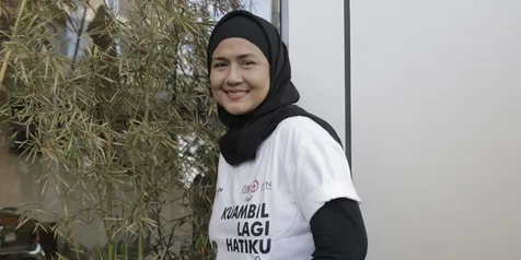 Dukungan Dewi Irawan Untuk Sang Adik